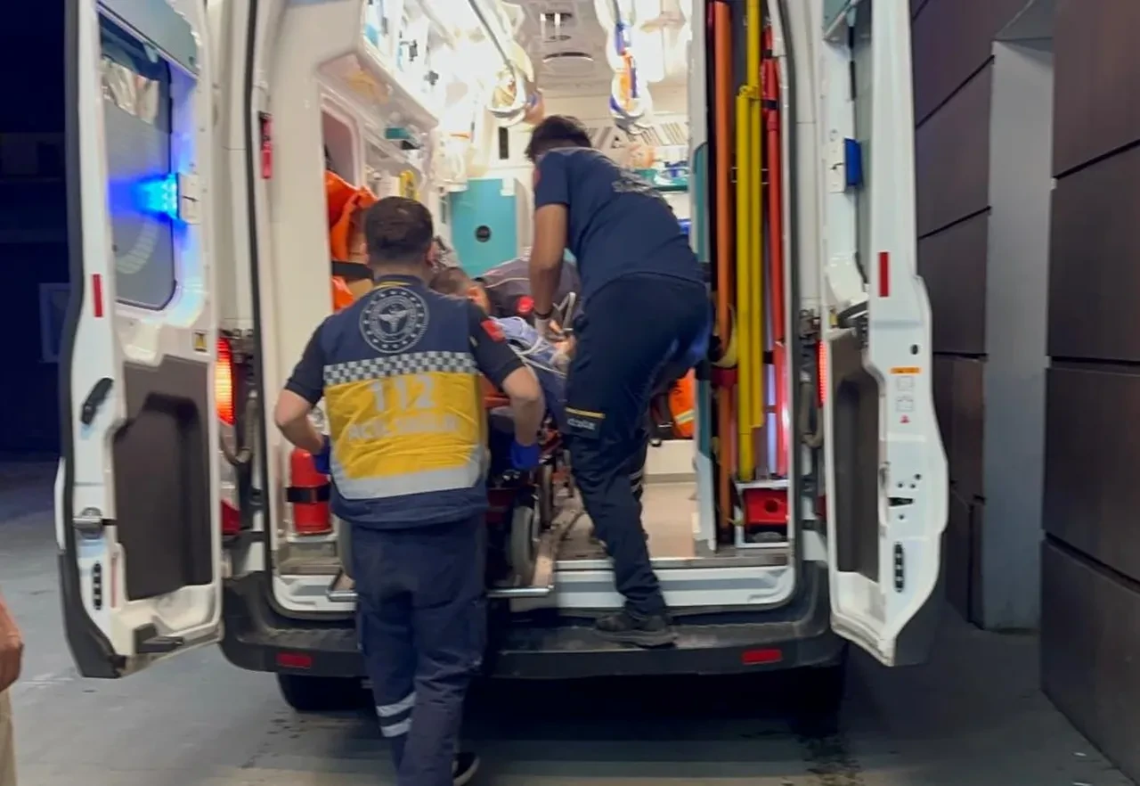 Eşini vurdu dolaba saklandı! Genç kadın yaşam savaşı veriyor