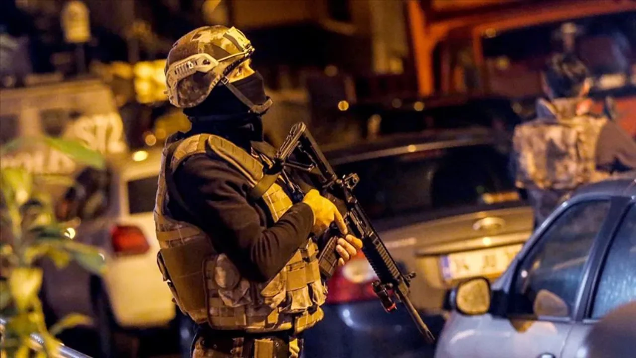 İstanbul'da DEAŞ operasyonu 6 gözaltı