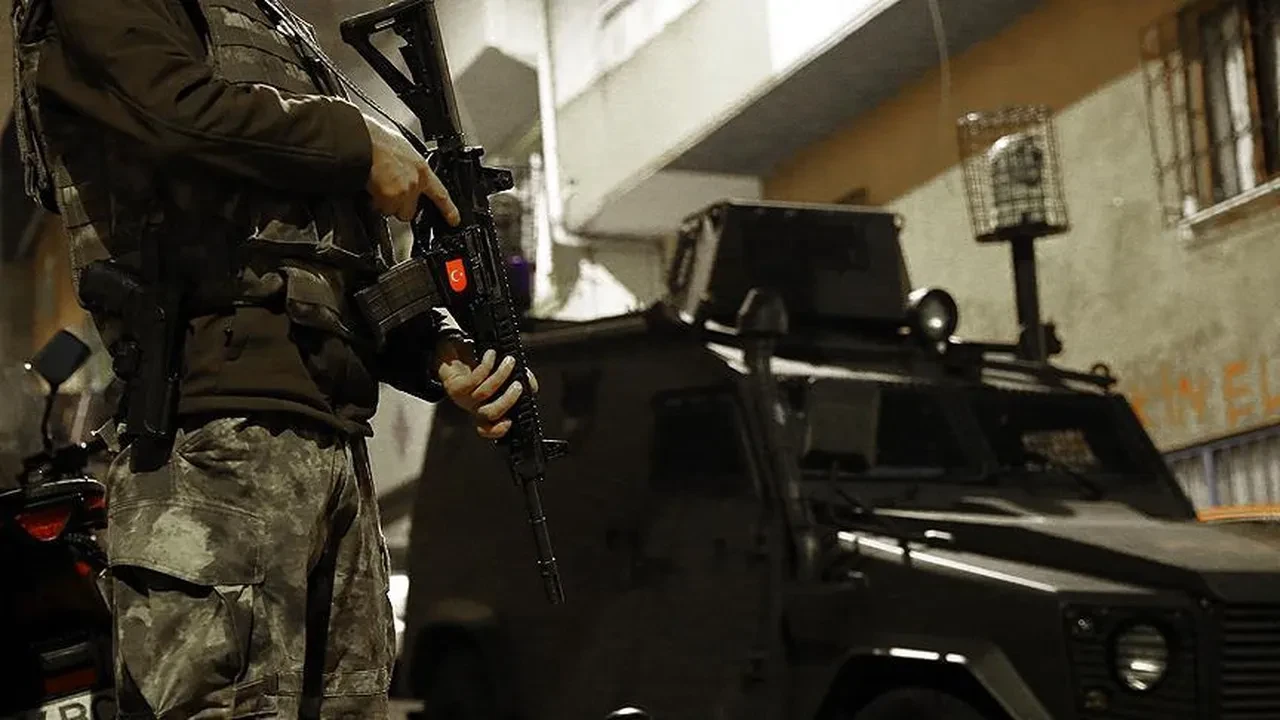 İstanbul'da DEAŞ operasyonu 6 gözaltı