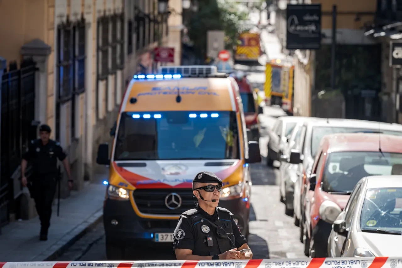 Madrid'de restore edilen bina çöktü: Ölü ve yaralılar var