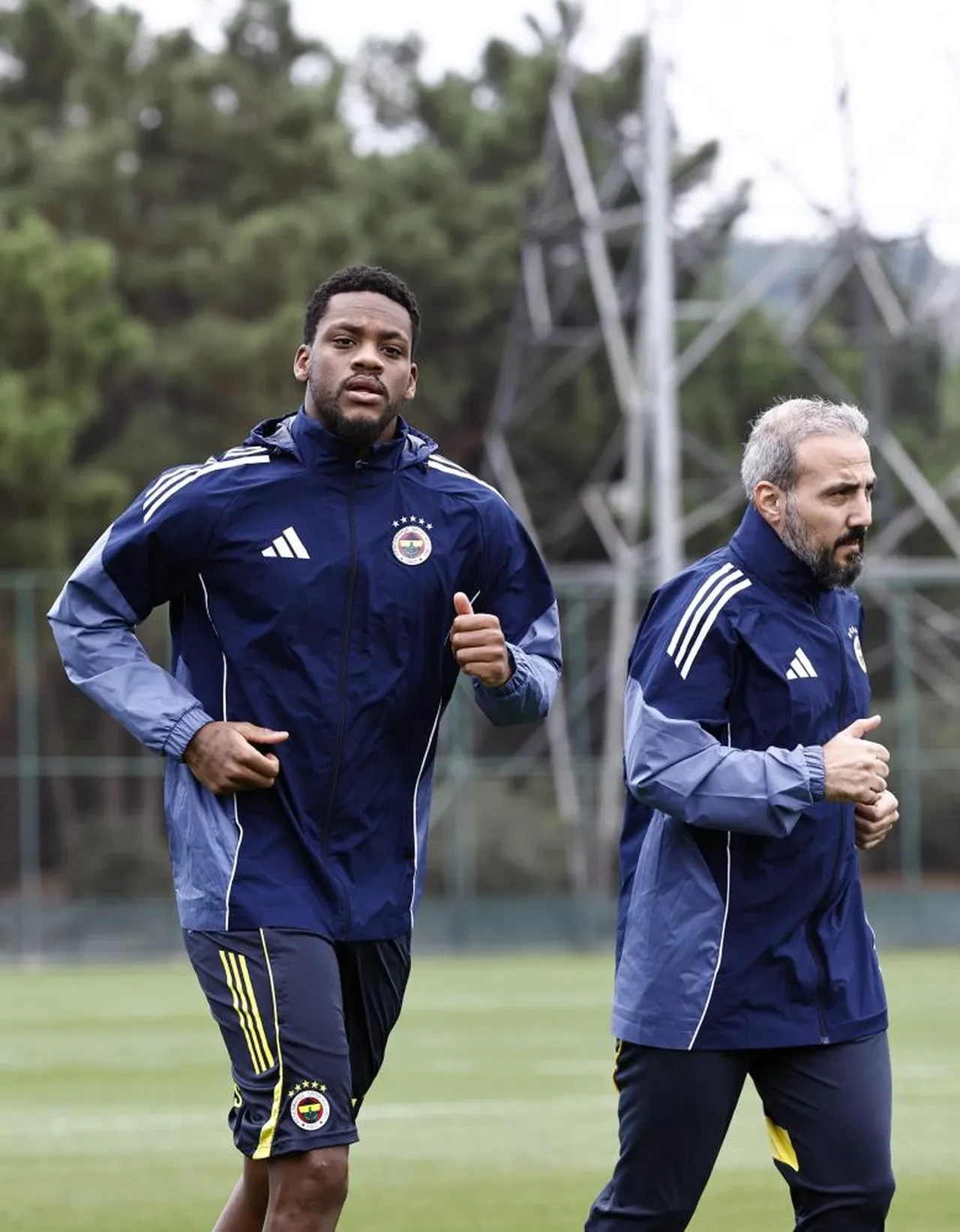 Sakatlığı yılan hikayesine dönmüştü: Fenerbahçe'de Jhon Duran'dan yeni haber var!