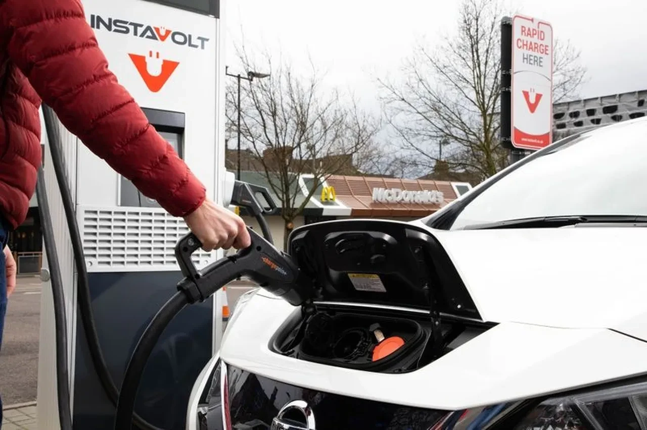 Şarj kablosu hırsızlığına yeni önlem: GPS takibi