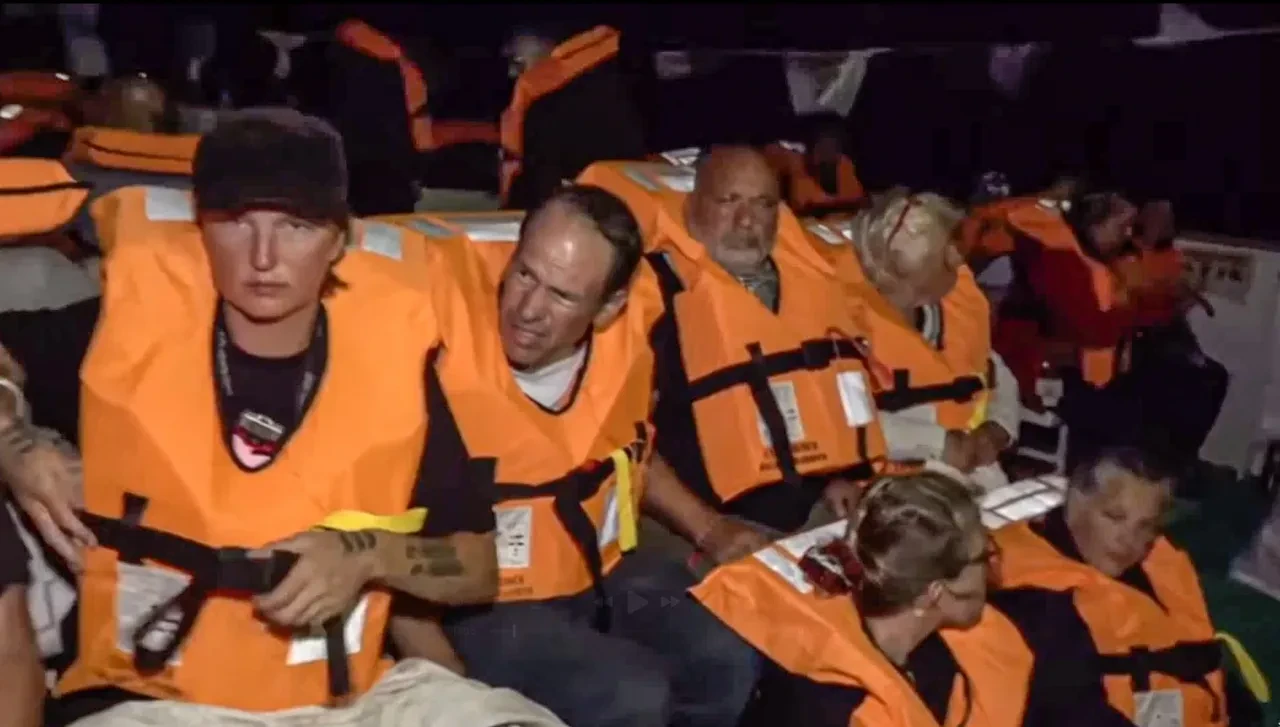 Son dakika... İsrail ordusu Özgürlük Filosu'na saldırdı: Aktivistler alıkonuldu