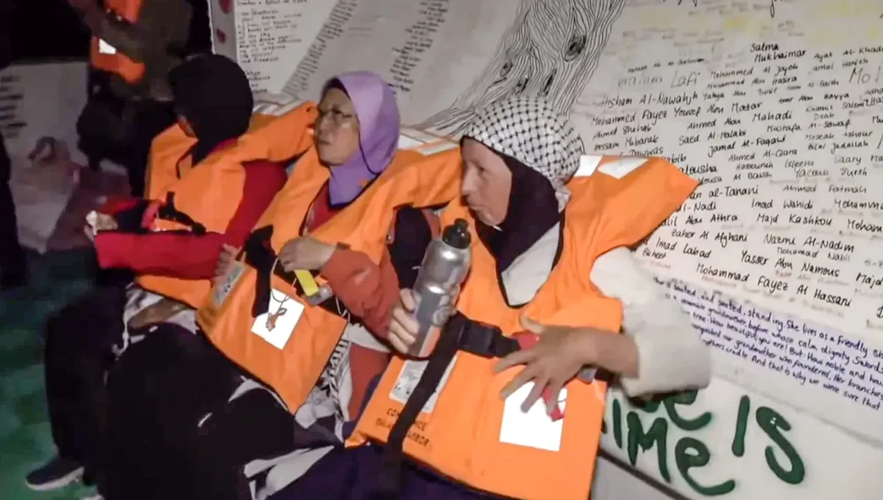 Son dakika... İsrail ordusu Özgürlük Filosu'na saldırdı: Aktivistler alıkonuldu