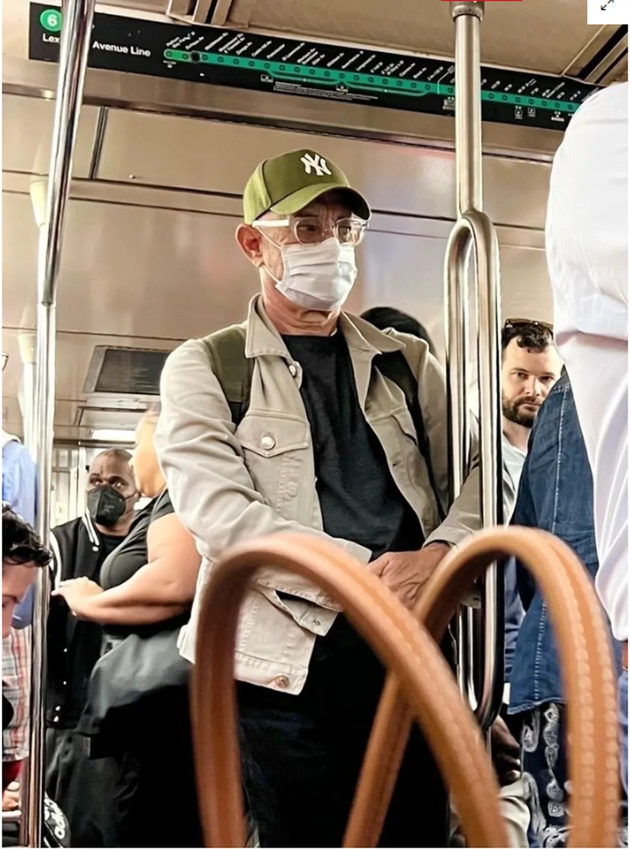 Tom Hanks'i metroda görenler gözlerine inanamadı