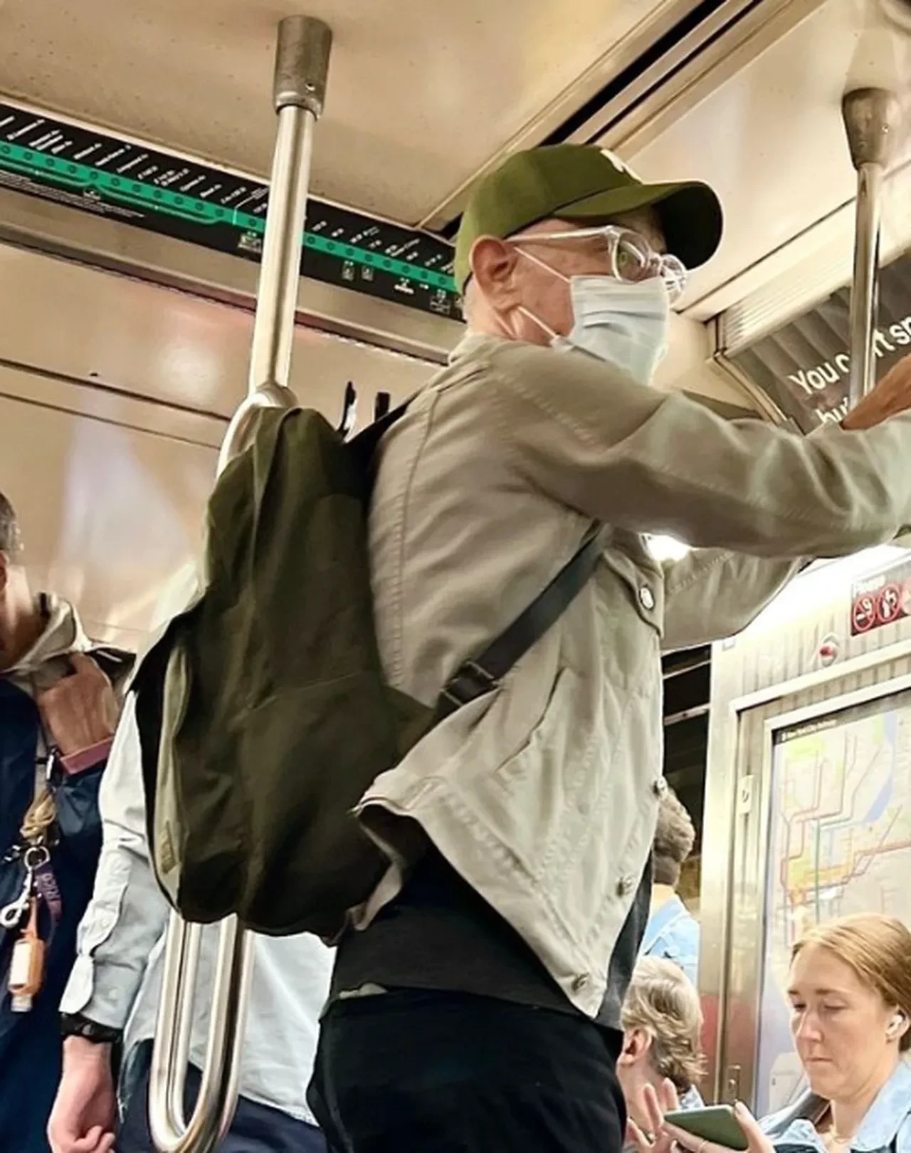 Tom Hanks'i metroda görenler gözlerine inanamadı