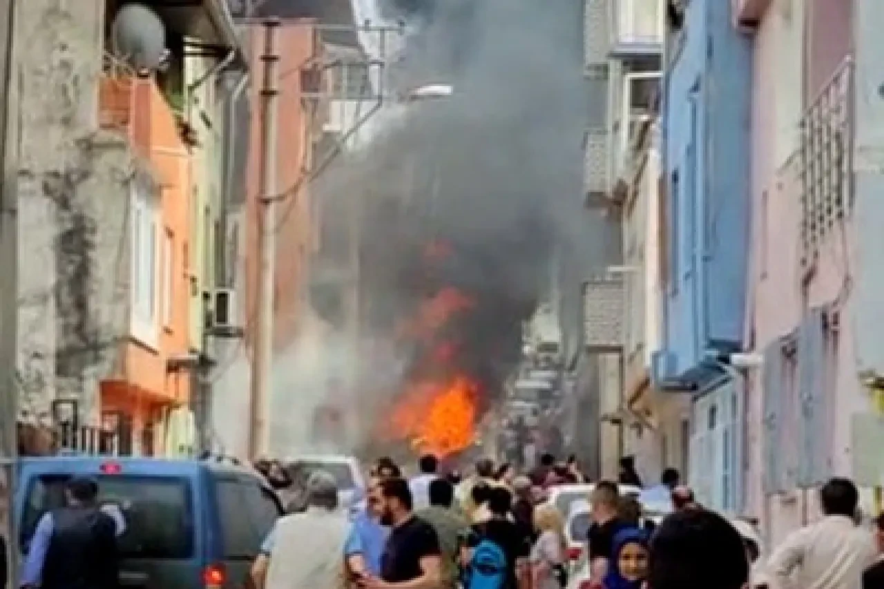 Uçak evlerin arasına düşmüştü! 2 kişinin öldüğü korkunç kazanın nedeni metal perde mi?