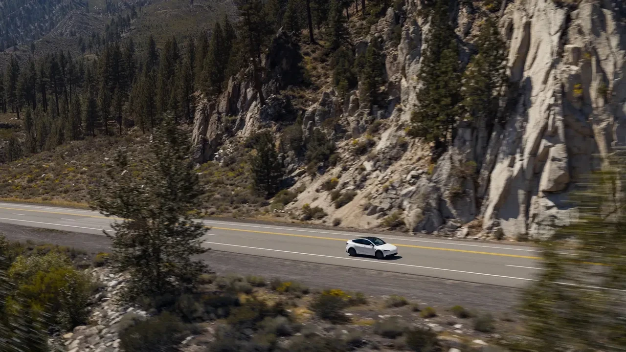 Uygun fiyatlı Tesla Model Y ve Model 3 Standard tanıtıldı: İşte özellikleri ve fiyatları