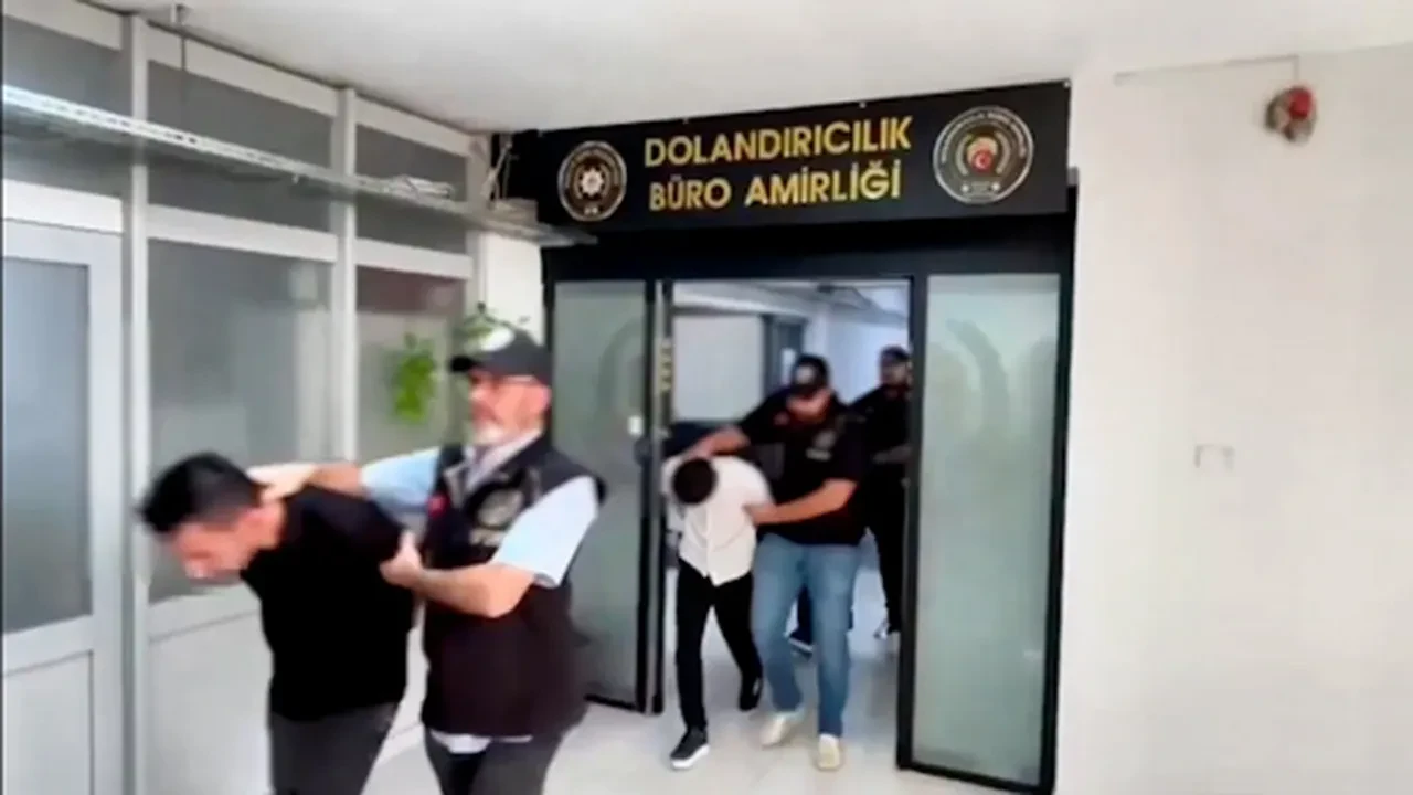Yüzlerce vatandaşı dolandıran şebekeye büyük operasyon! 5 milyarlık dev vurgun 