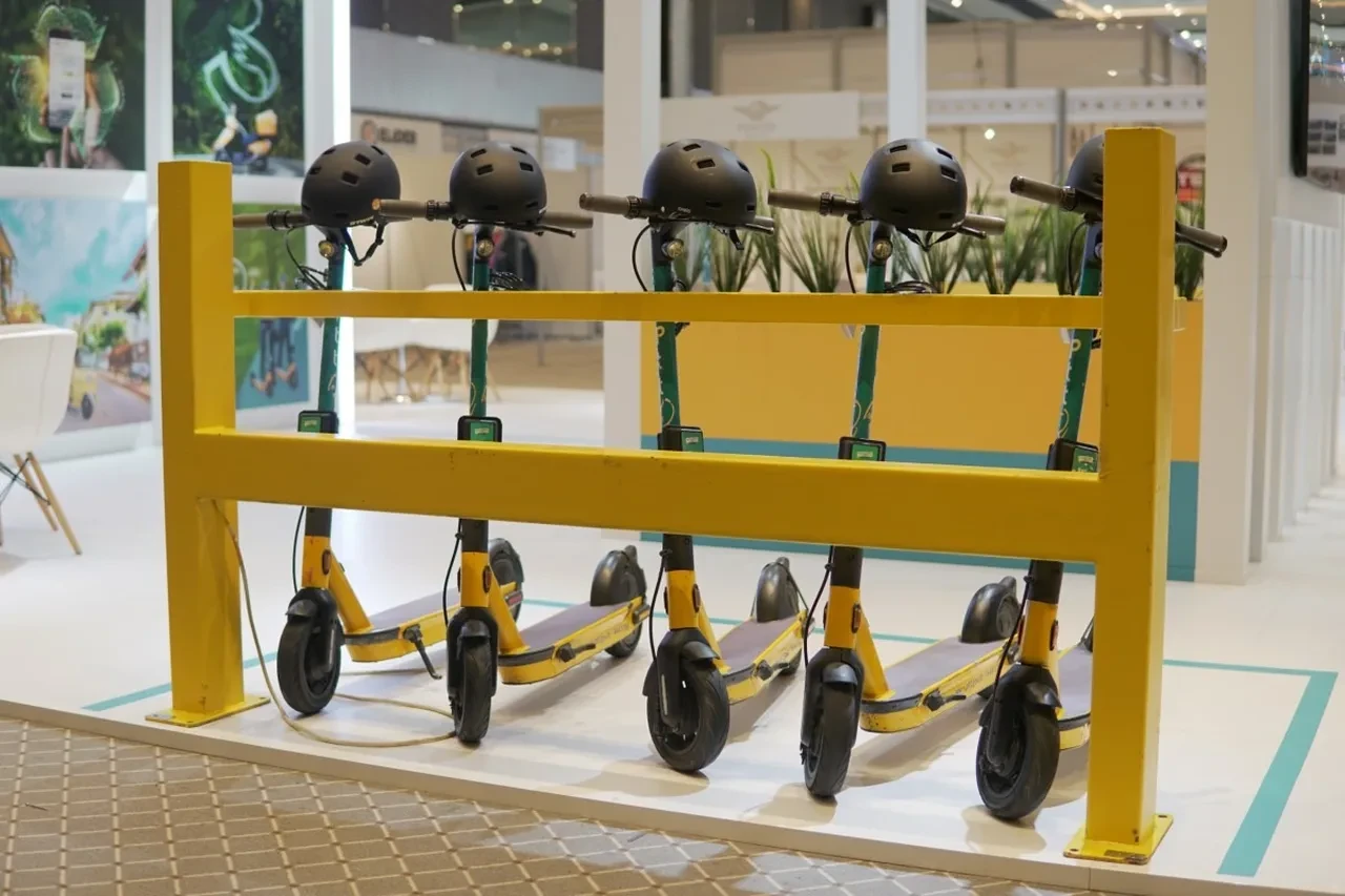 Bakan Uraloğlu duyurdu! En çevreci skuter'la 72 milyon gönderi yerine ulaştı