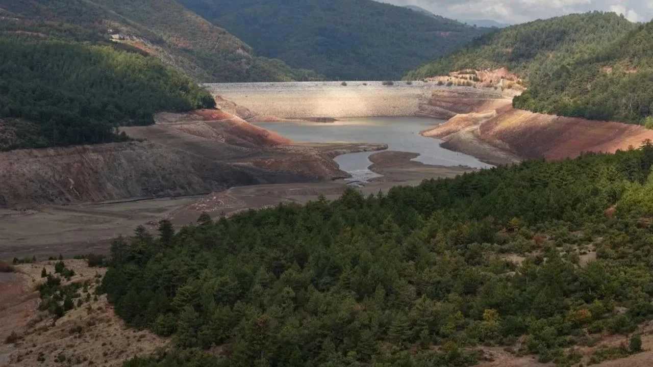 Bursa susuz kaldı! Sağanağa rağmen baraj doluluk oranı yüzde 1'i geçemedi