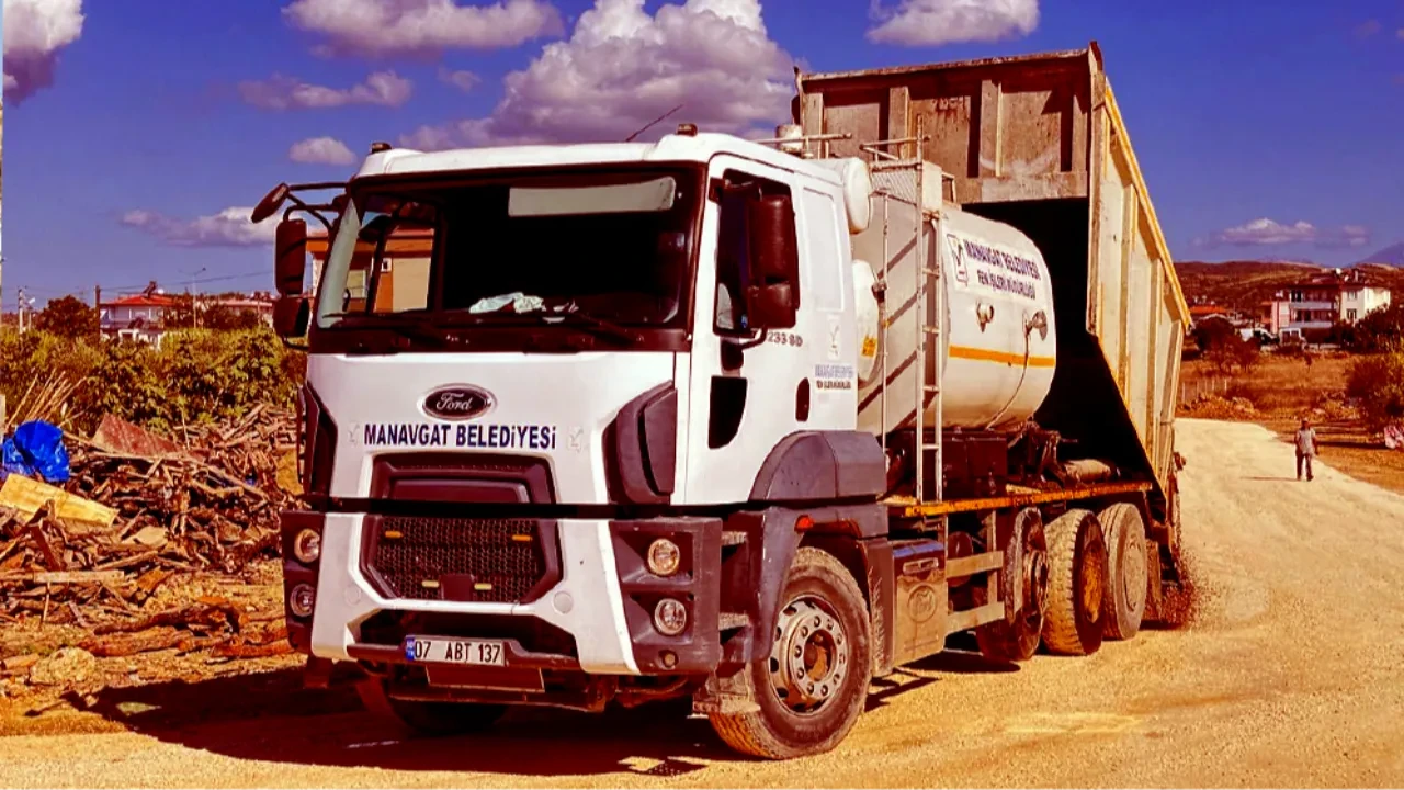 Çöp kamyonunda vahşi cinayet! Mesai arkadaşının boğazını kesti: Son paylaşımı olay oldu