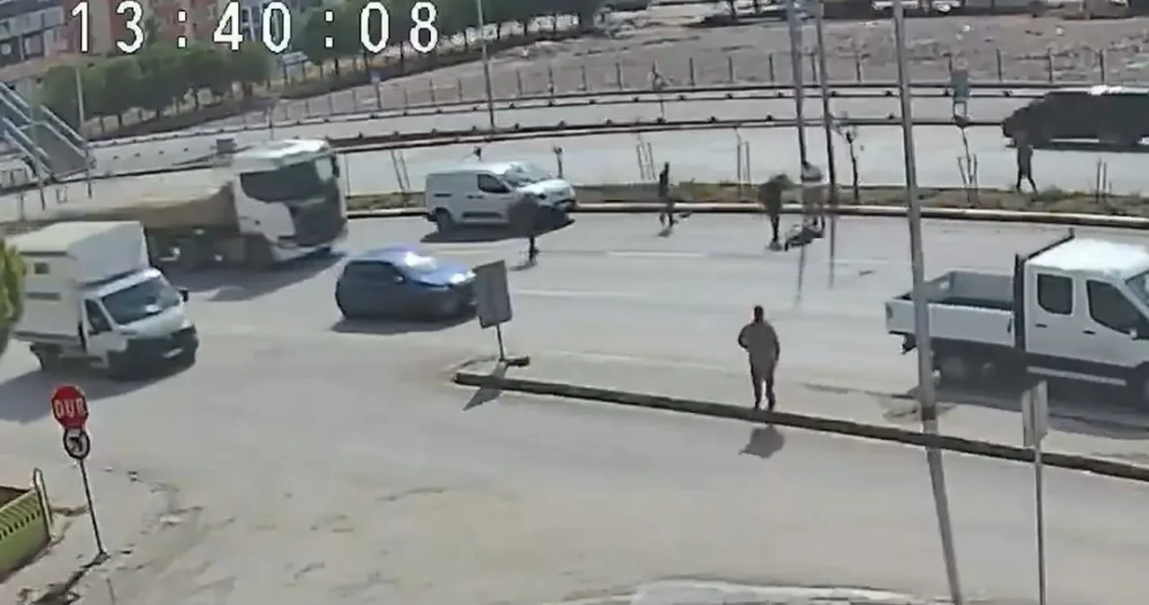 Faciadan böyle dönüldü! Yaşlı adam yaya yolu yokken karşıya geçmeye çalıştı