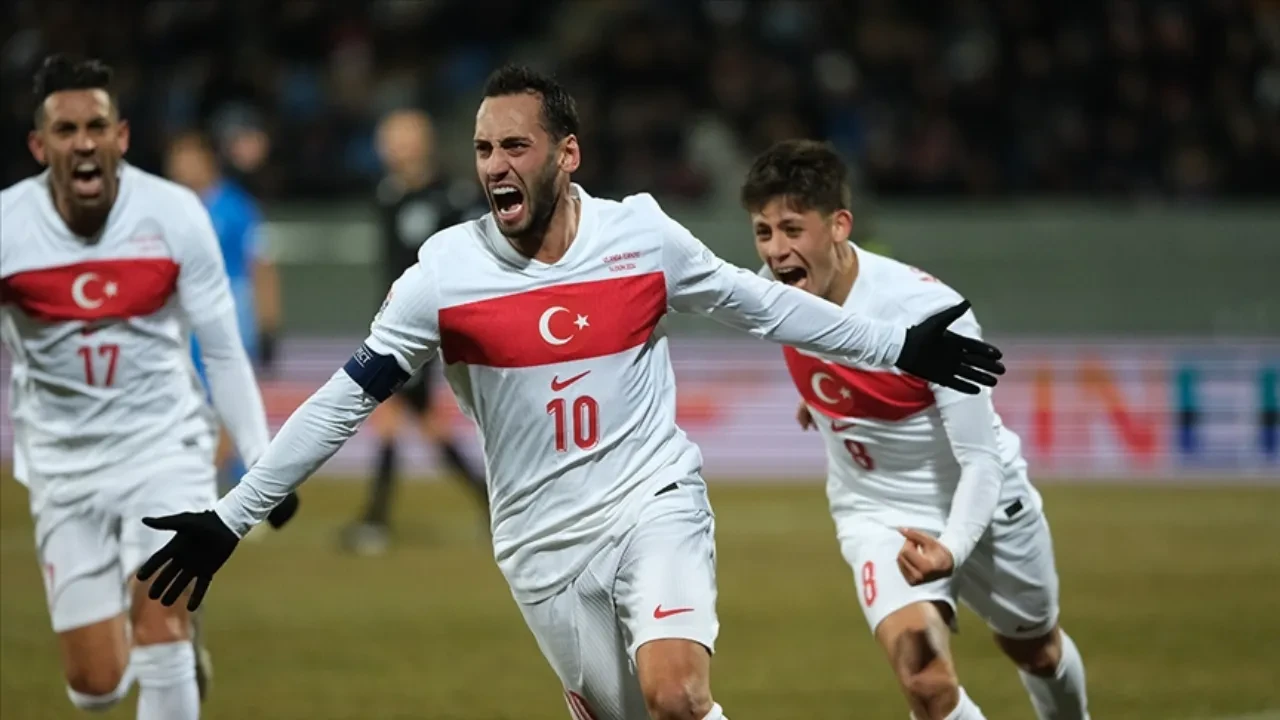 Hakan Çalhanoğlu rekora gidiyor! A Milli Takım formasıyla 