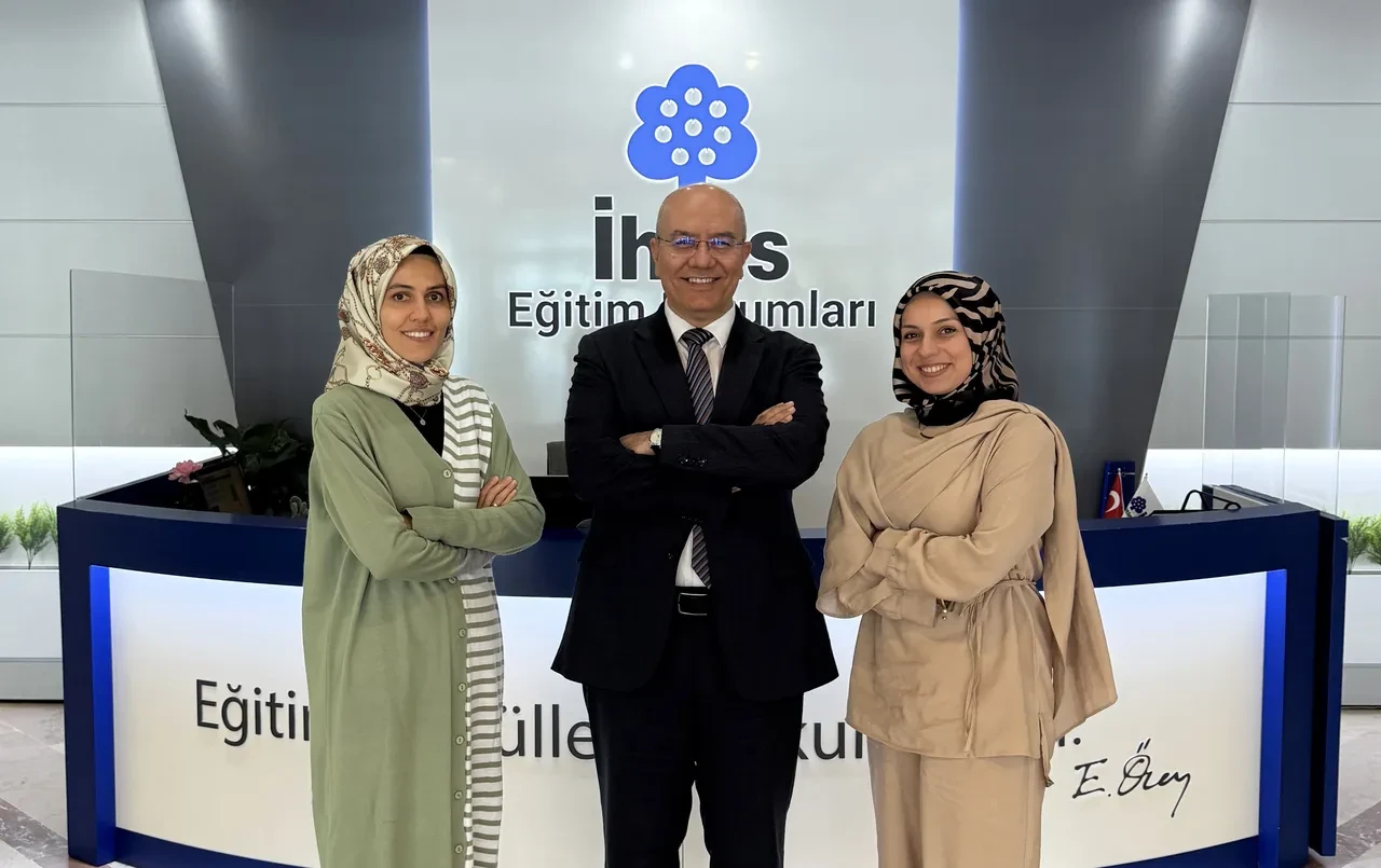 İhlas Koleji öğretmenlerinden USOS-2025'te uluslararası başarı