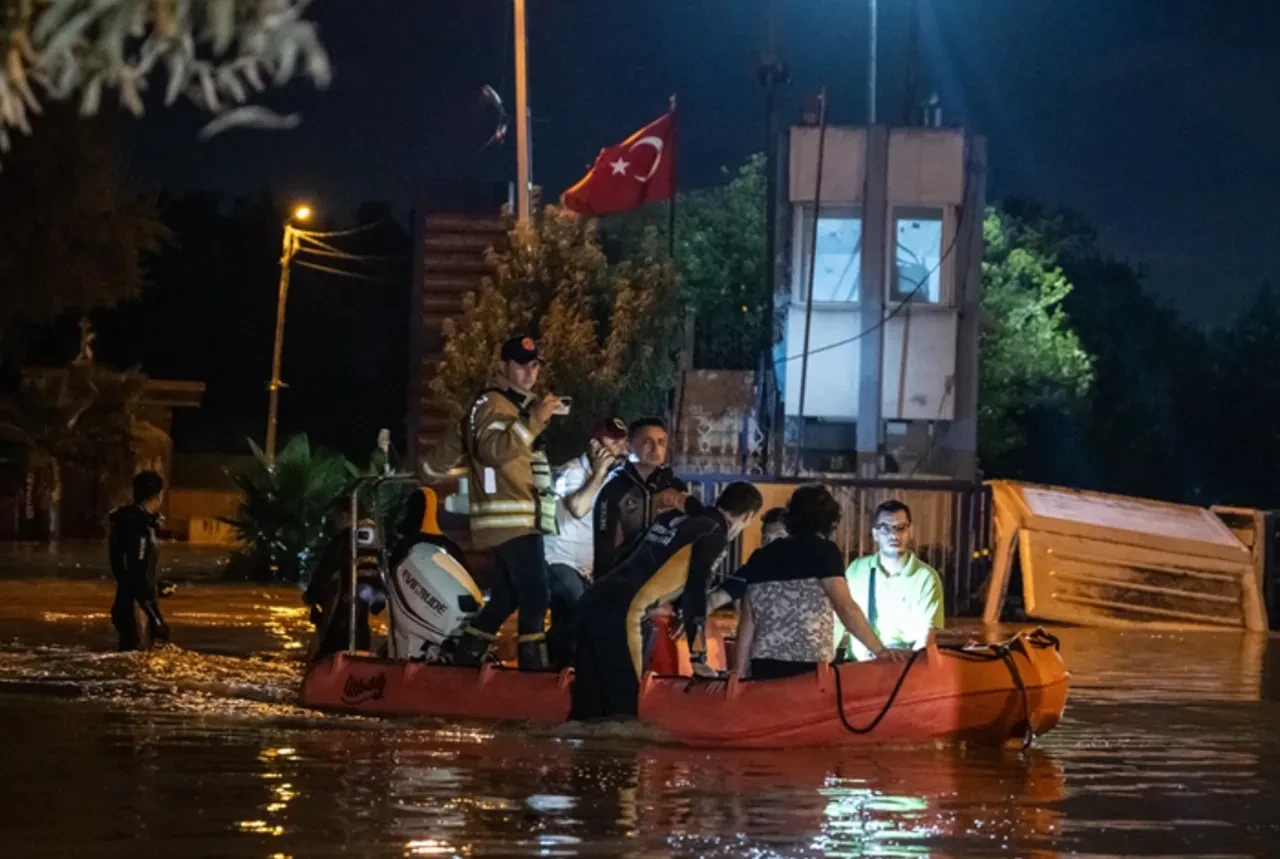 İstanbul Valiliği'nden iki ilçeye sel uyarısı!
