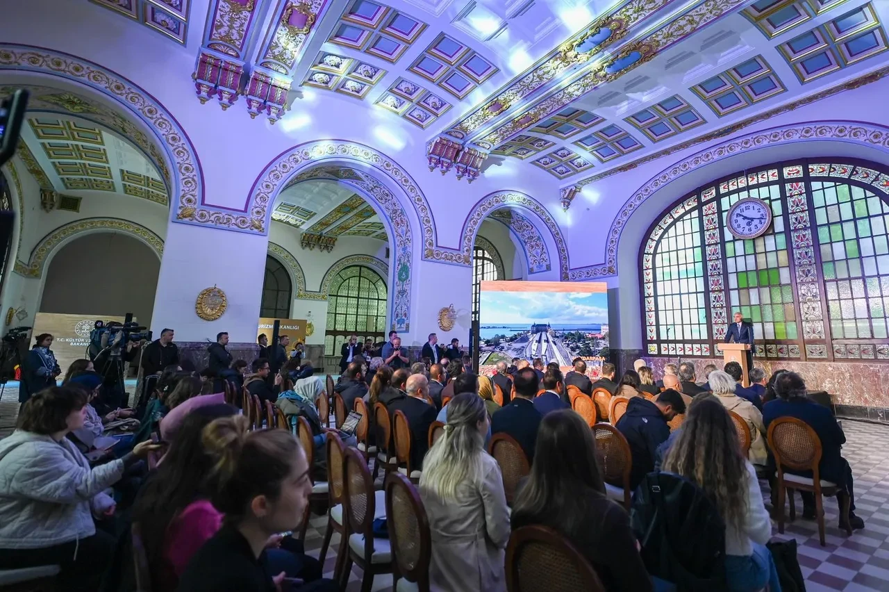 Haydarpaşa ve Sirkeci Garı yeniden hayat buluyor! Yeni kültür sanat adası olacak 