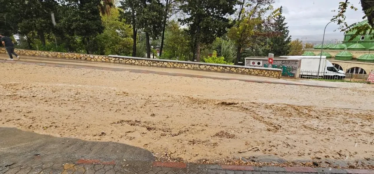 Kahramanmaraş’ta sağanak etkili oldu, su taşkınları yaşandı