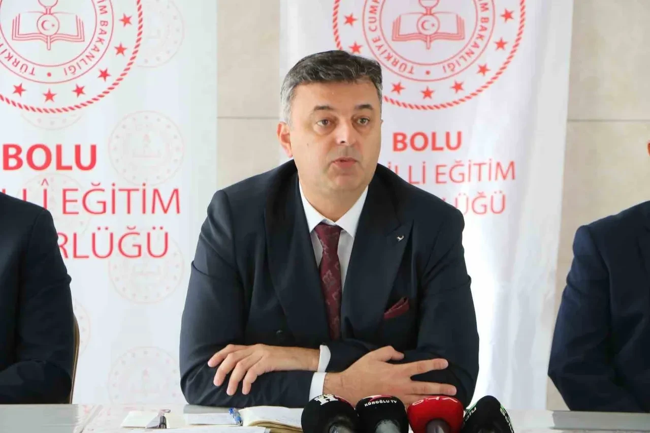 MEB genelgesi sonrası yasaklar başladı! 'Tayt, kot, mini etek, şalvar...'