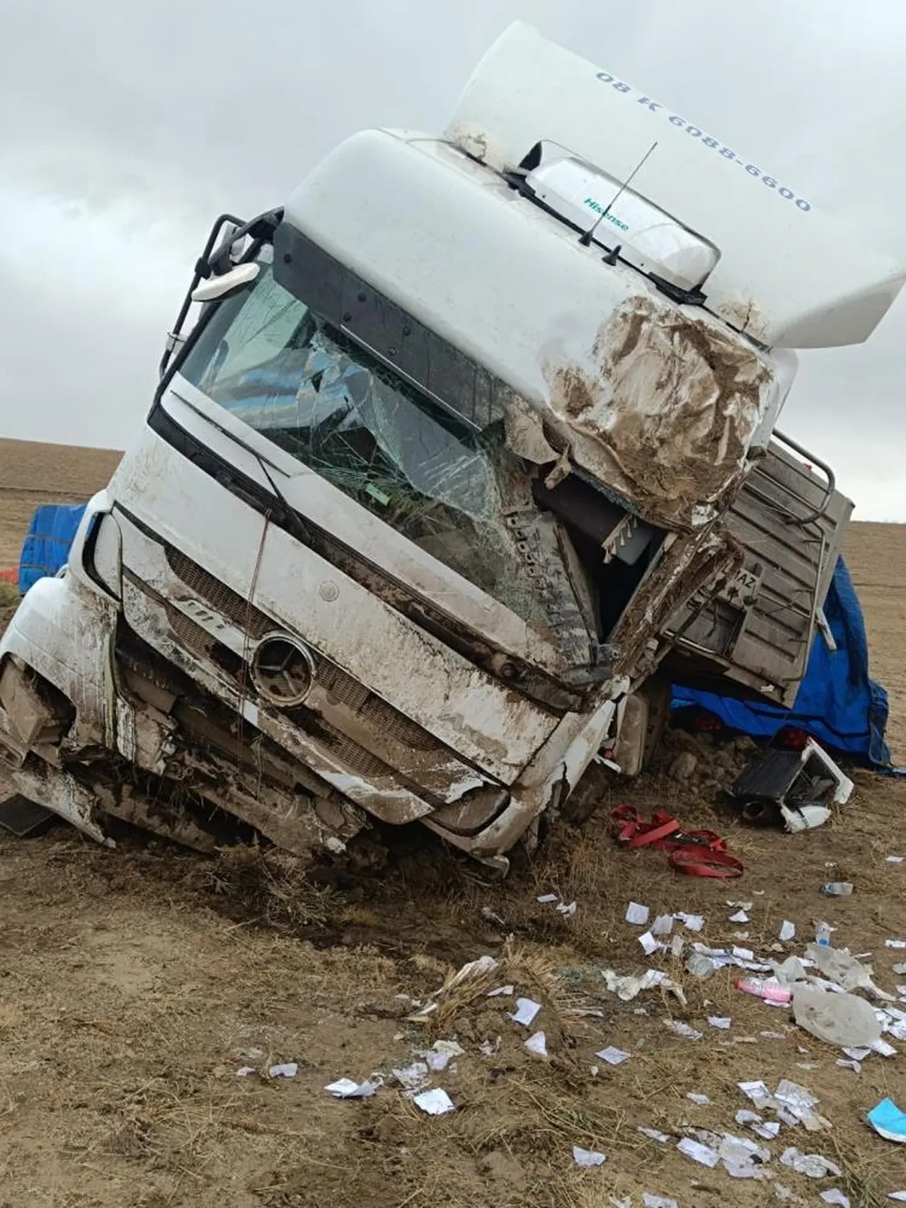 Şarampole devrildi, burnu bile kanamadan kurtuldu