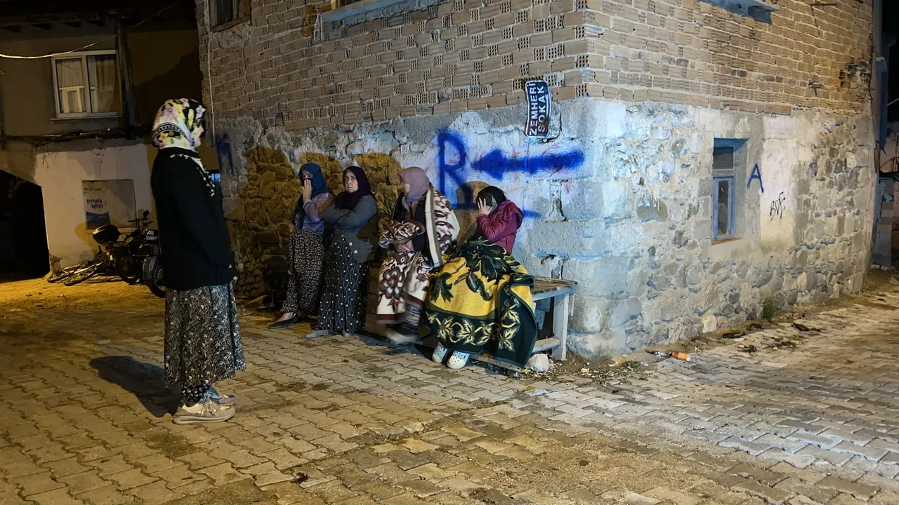 Son dakika | Kütahya'da korkutan deprem! Çevre illerde de hissedildi