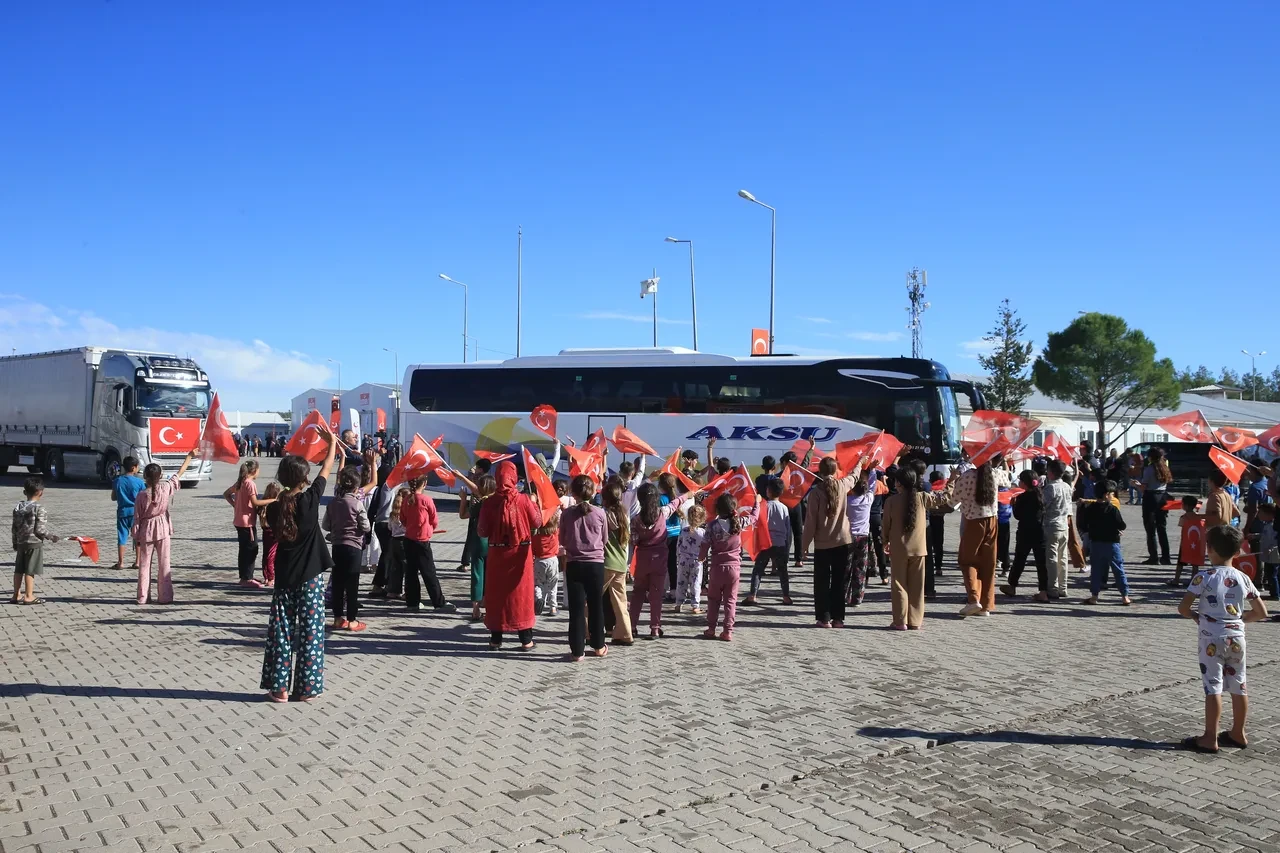 Suriyelilerin dönüşleri sürüyor: 'Türkiye bize çok yardımcı oldu'
