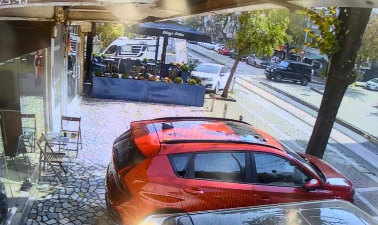 15 milyon TL'lik cipe çarpmak yerine tatlıcı dükkanına girdi