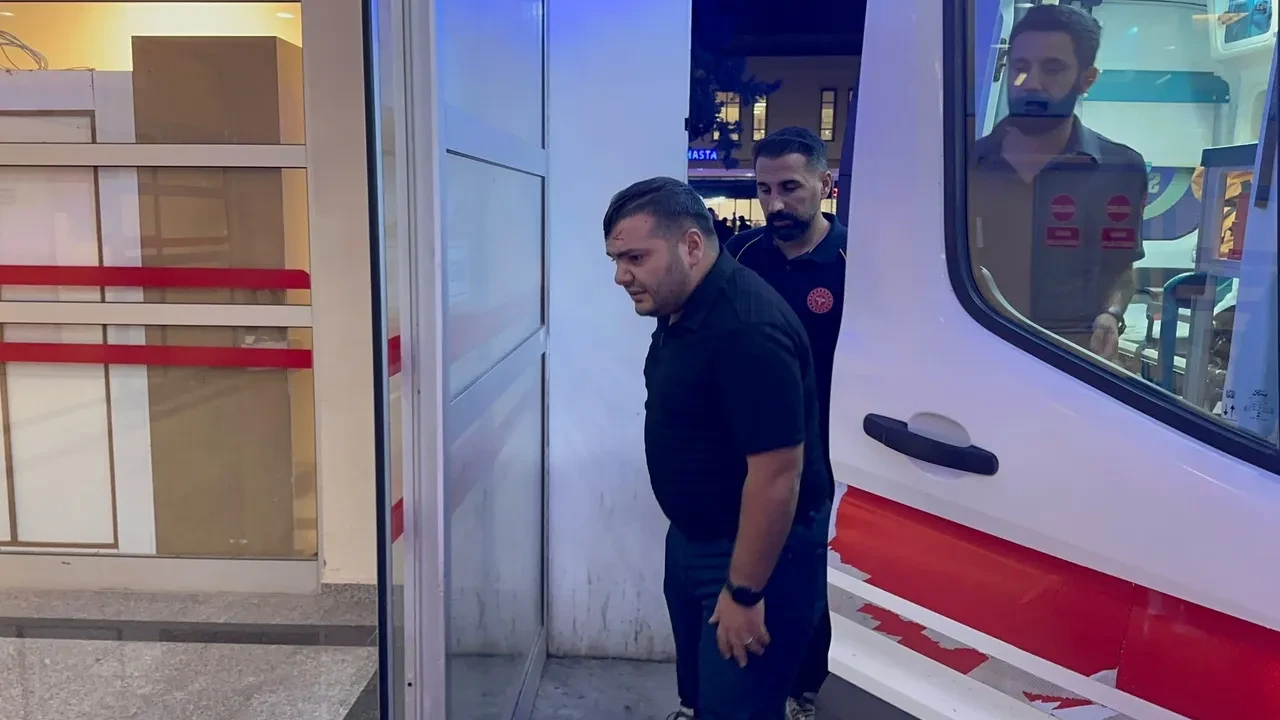 2 kişiyi yaraladı, aracını bırakıp kaçtı! Adıyaman’da trafik kazası yürekleri ağızlara getirdi