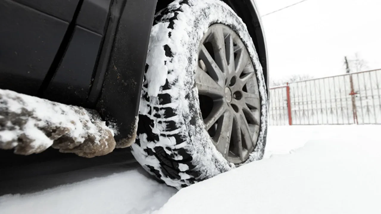 Araç sürücüleri dikkat! Kış lastiği uygulaması erkene çekildi, tarih belli oldu