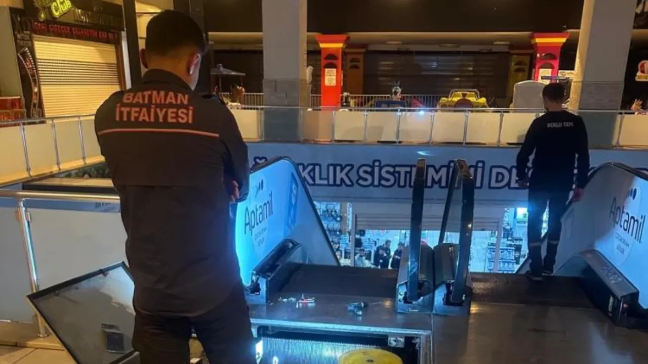 Batman'da AVM'de korkunç kaza! 3 saat boyunca kopan parmağı aradılar