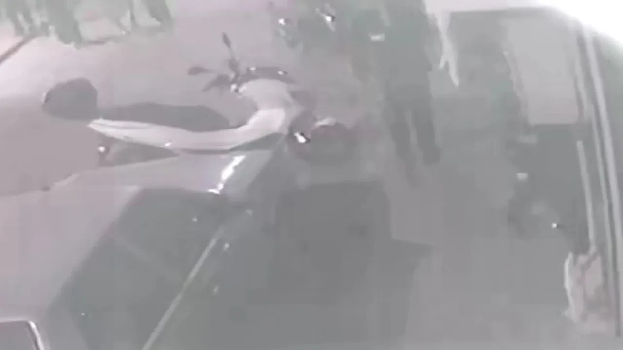 CHP'liler zabıtayı yanına alıp vatandaşı darbetti: Aralarında belediye başkan yardımcısı da vardı