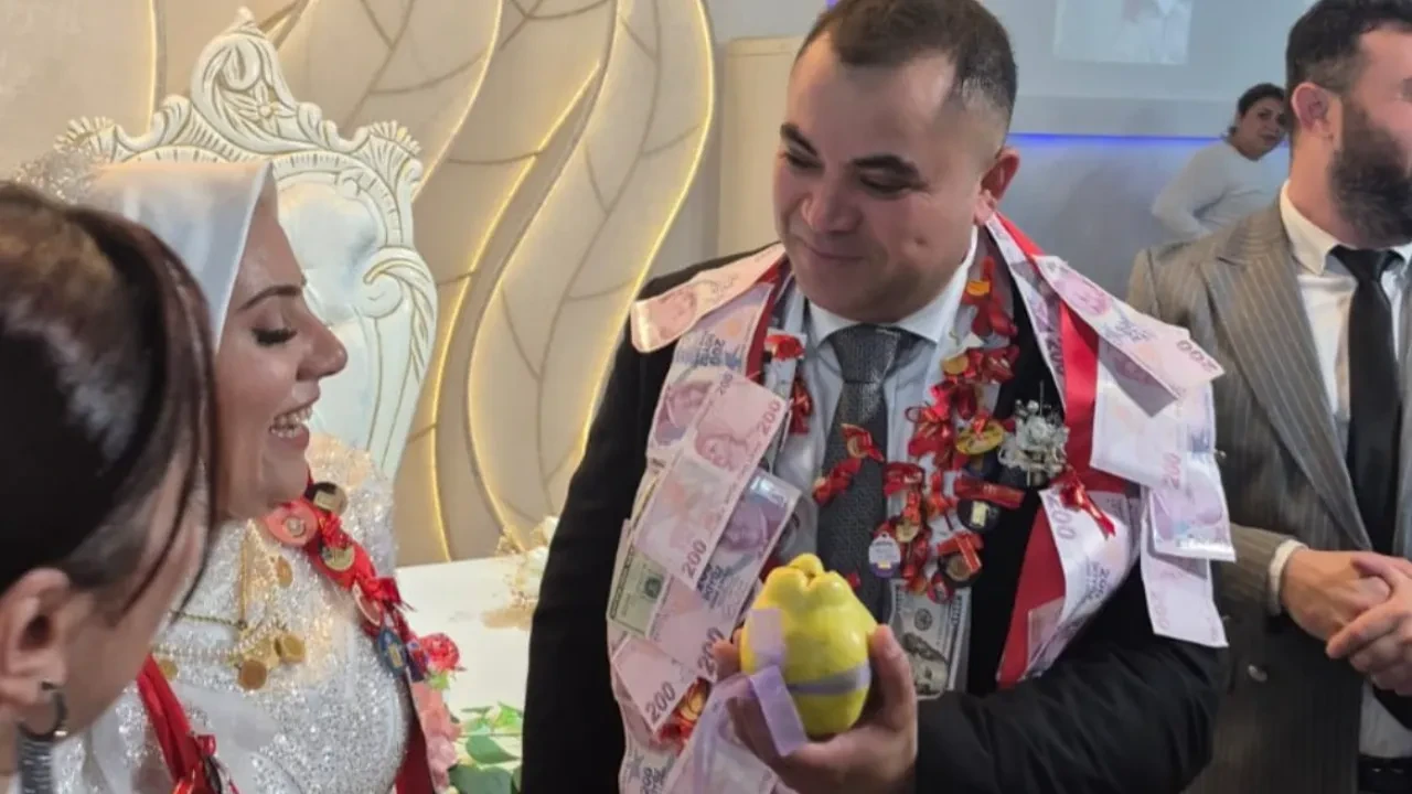 Damada takı yerine ayva taktı! Renkli anlar kamerada