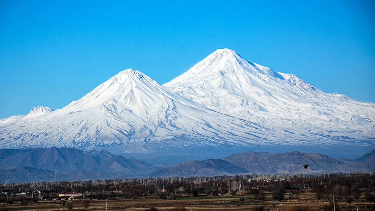 Ermenistan pasaport damgalarındaki Ağrı Dağı sembolünü kaldırdı