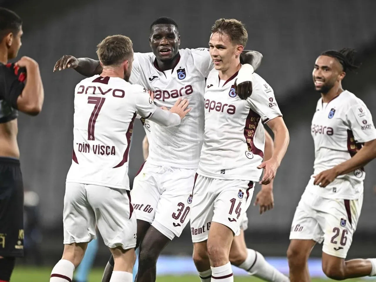 Galatasaray Trabzonspor maçı öncesinde kadro çıkmazı! Fatih Tekke'den iddialı açıklama: Her şeyin ilki vardır...