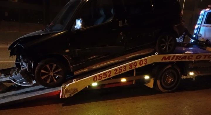 Bursa Yıldırım’da direksiyon hakimiyetini kaybeden sürücü, zincirleme kazaya neden oldu