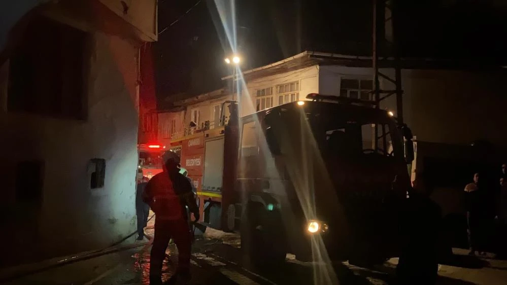 Çankırı’da alevlere teslim olan ev kullanılamaz hale geldi