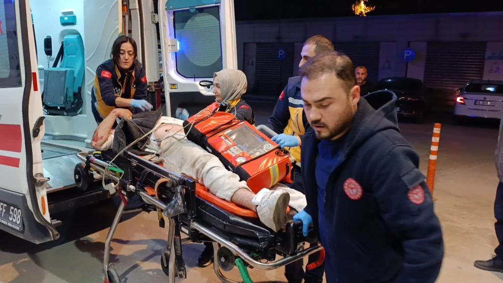 İnegöl’de 3 motosiklet zincirleme kazaya karıştı: 1’i ağır 6 kişi yaralandı