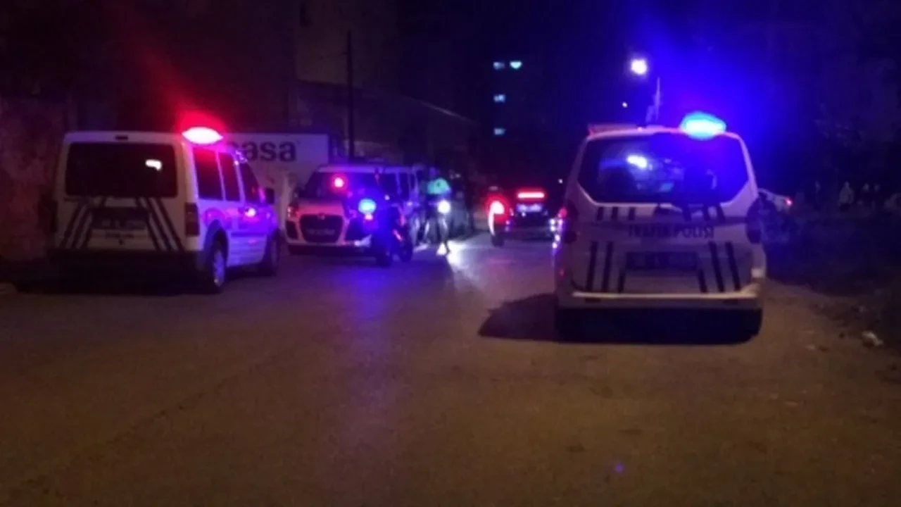 Kız yurdunda bıçaklı kavga! Birbirlerine öldüresiye saldırdılar