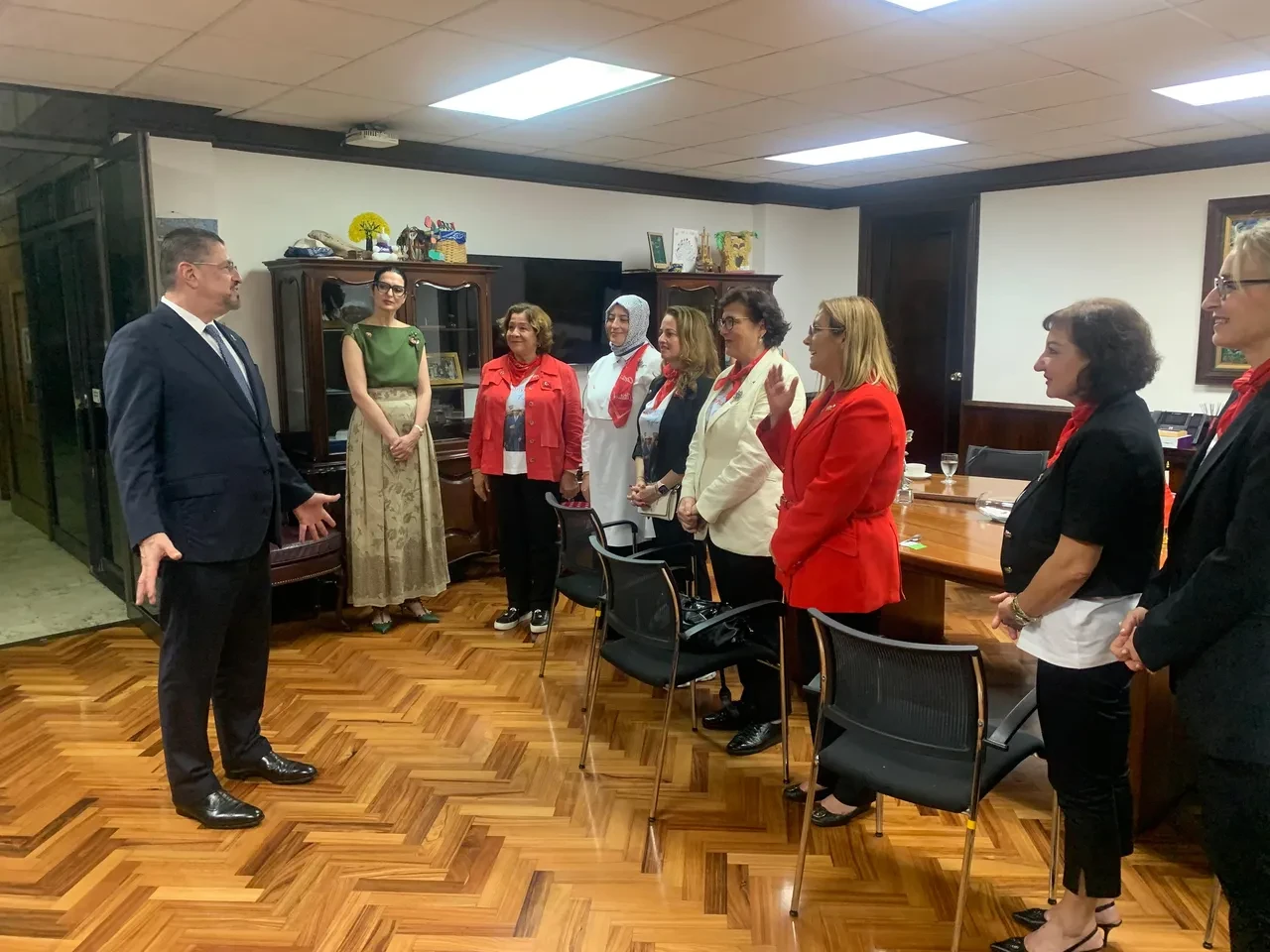 Kosta Rika Cumhurbaşkanı Chavez'den Türkçe mesaj: Türkiye benim ikinci vatanım