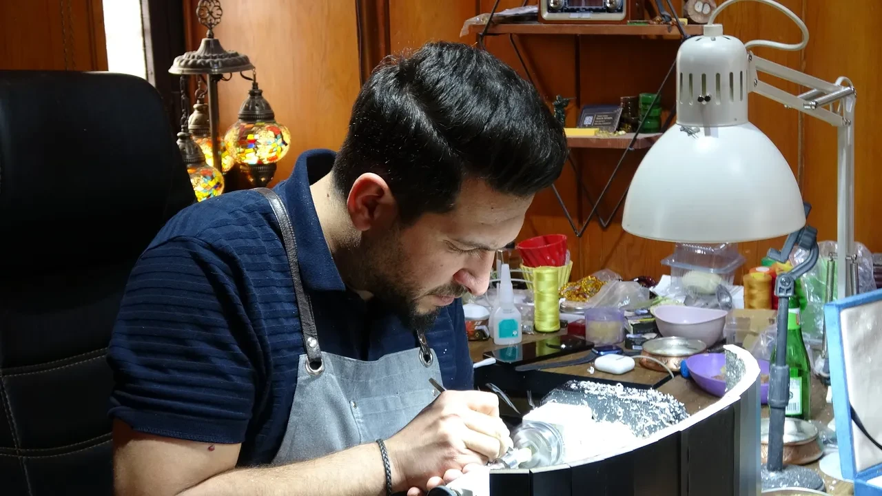 Otomobille bile takas ediliyor! Fiyatları dudak uçuklatıyor: Osmanlı'dan kalma