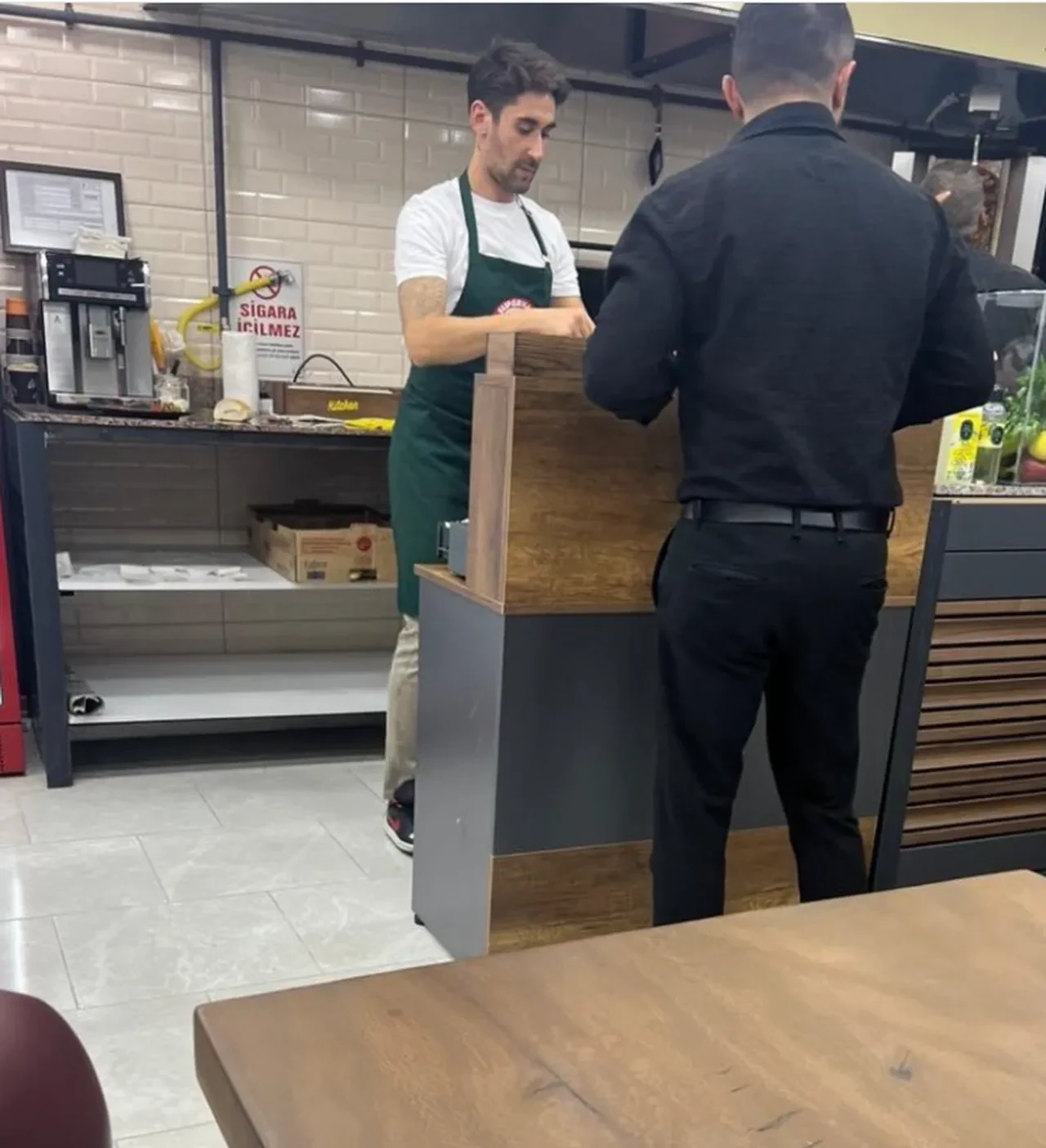 Şampiyonlar Ligi’nden dönerciliğe! Beşiktaş'ta forma giyen Orkan Çınar'ın yeni mesleği şaşırttı 