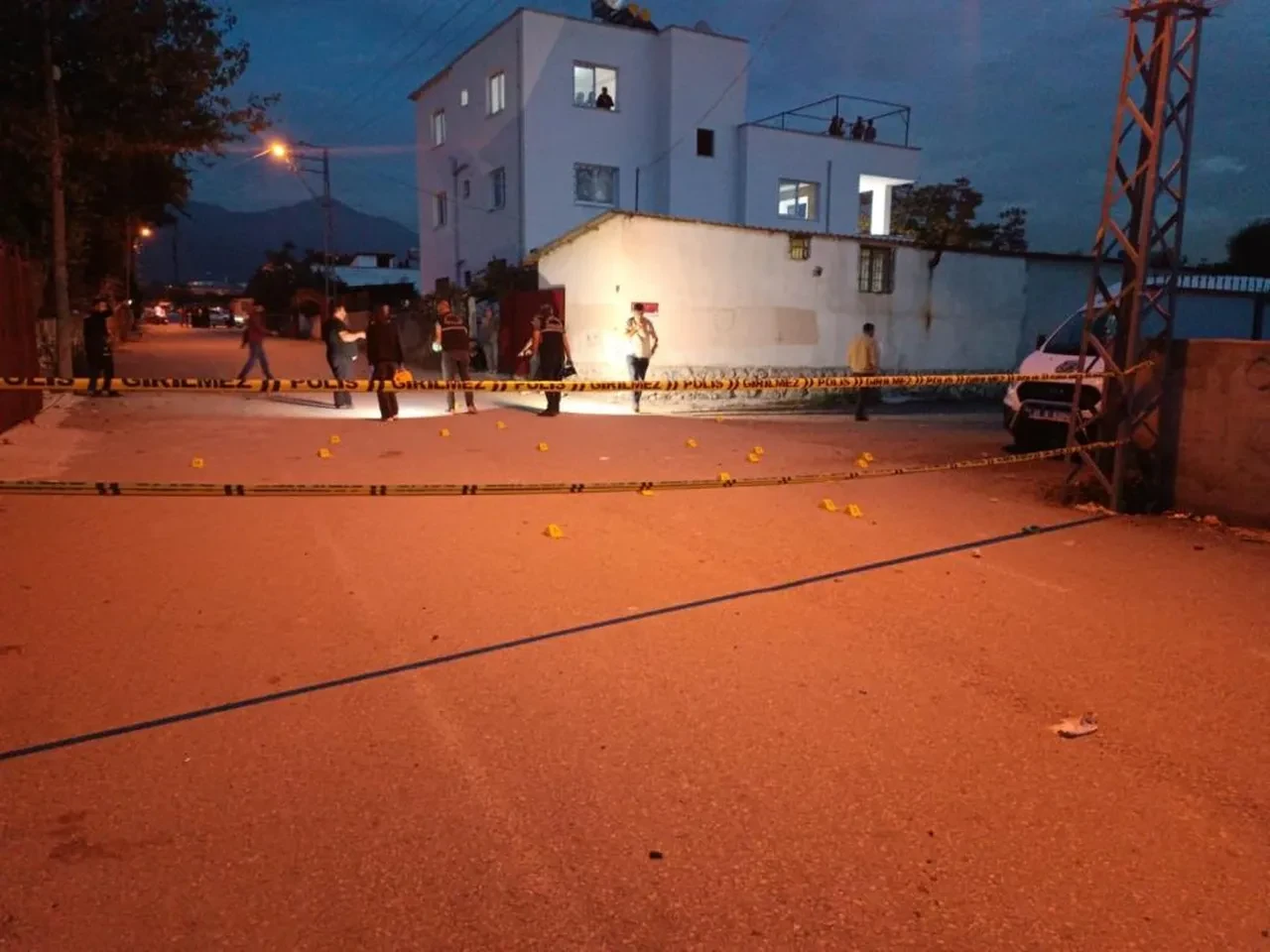 Hatay'da tarım işçileri arasında silahlı kavga: Ortalık savaş alanına döndü!