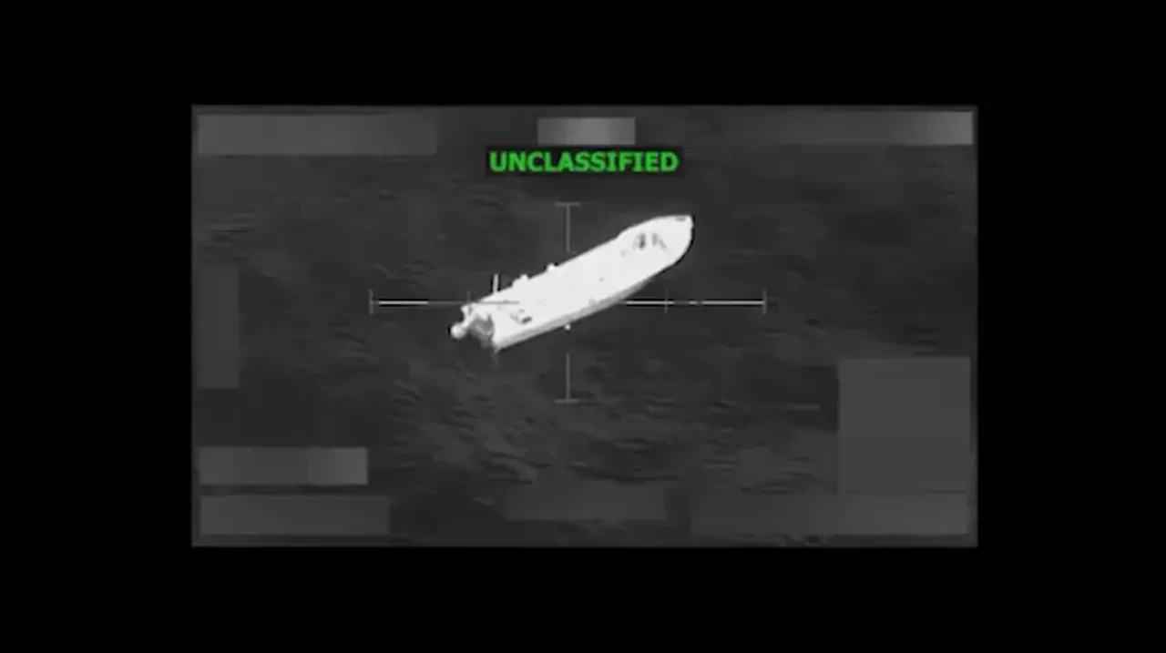 ABD Pasifik'te 2 gemiyi vurdu: Çok sayıda kişi hayatını kaybetti