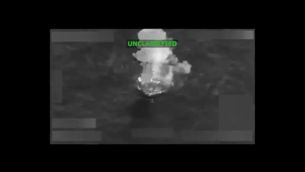 ABD Pasifik'te 2 gemiyi vurdu: Çok sayıda kişi hayatını kaybetti