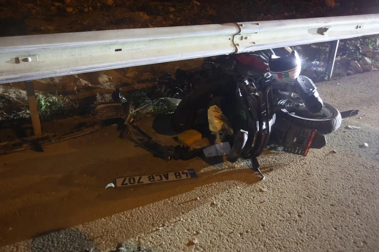 Bu acıya yürek dayanmaz! Kazada ölen yeğeninin eşyalarını gözyaşları içinde topladı