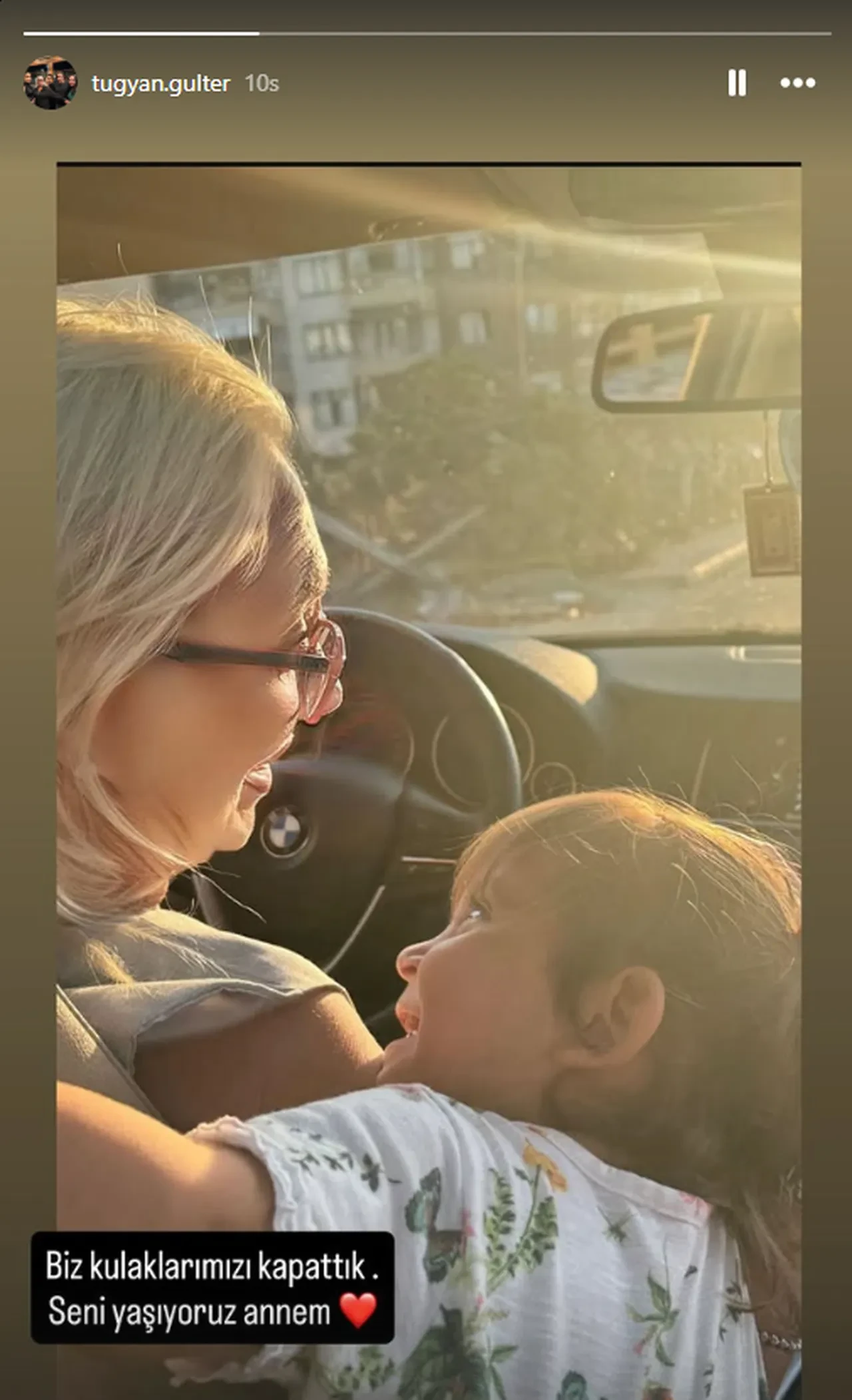Güllü'nün kızı Tuğyan Ülkem Gülter'den dikkat çeken yeni paylaşım! "Biz kulaklarımızı kapattık"