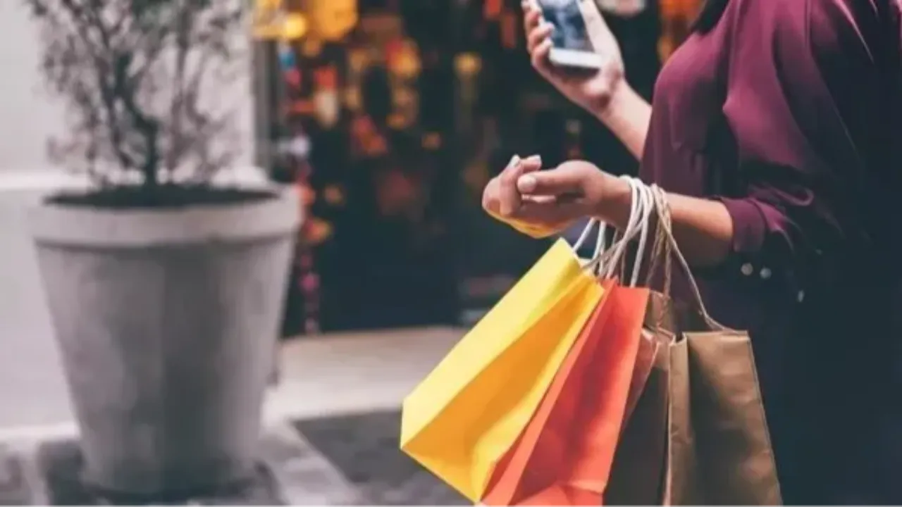 İndirim değil bindirim! Ayakkabıyı 1 milyon 88 bin TL'den düşürdükleri fiyat şoke etti 