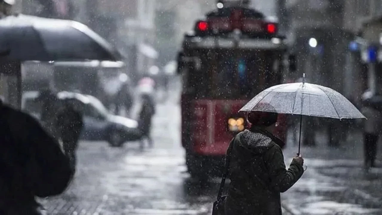 İstanbul için tarih verildi! Meteoroloji ve AFAD'dan peş peşe uyarılar: Sağanak şiddetli vuracak