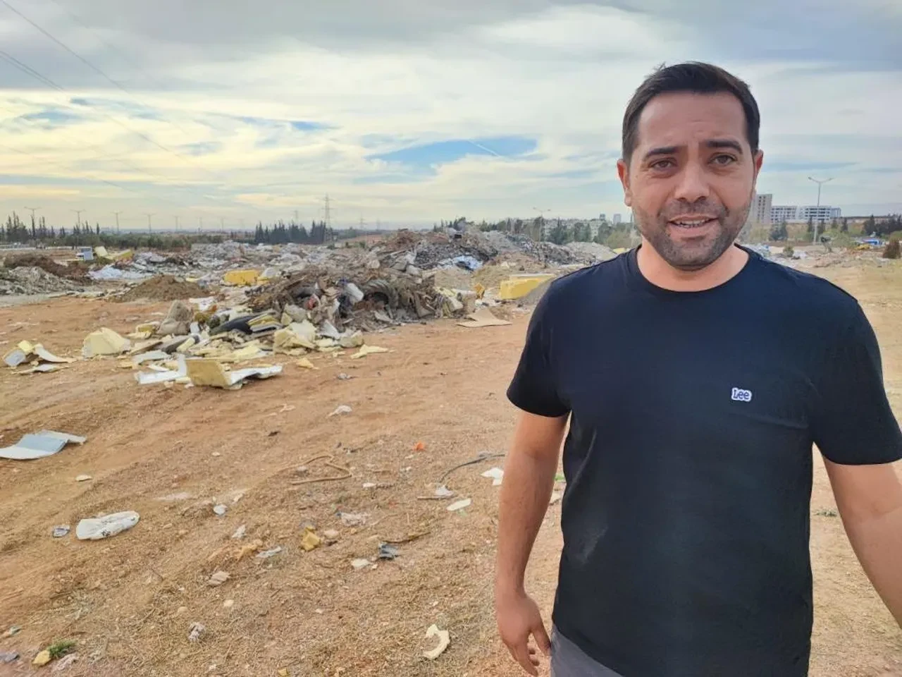 Koskoca alan çöplüğe dönüştü! Mahalleli yetkililere seslendi