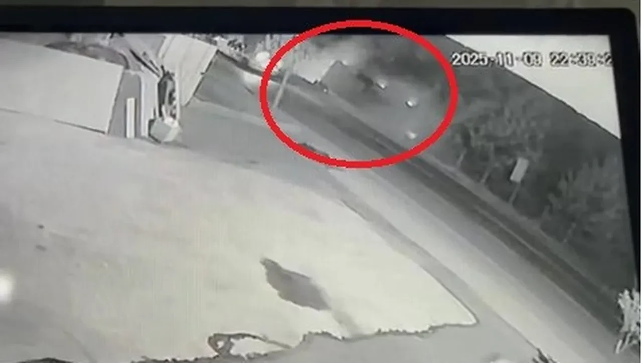 Otomobil ile işçi servisi çarpıştı: 8 kişi yaralı